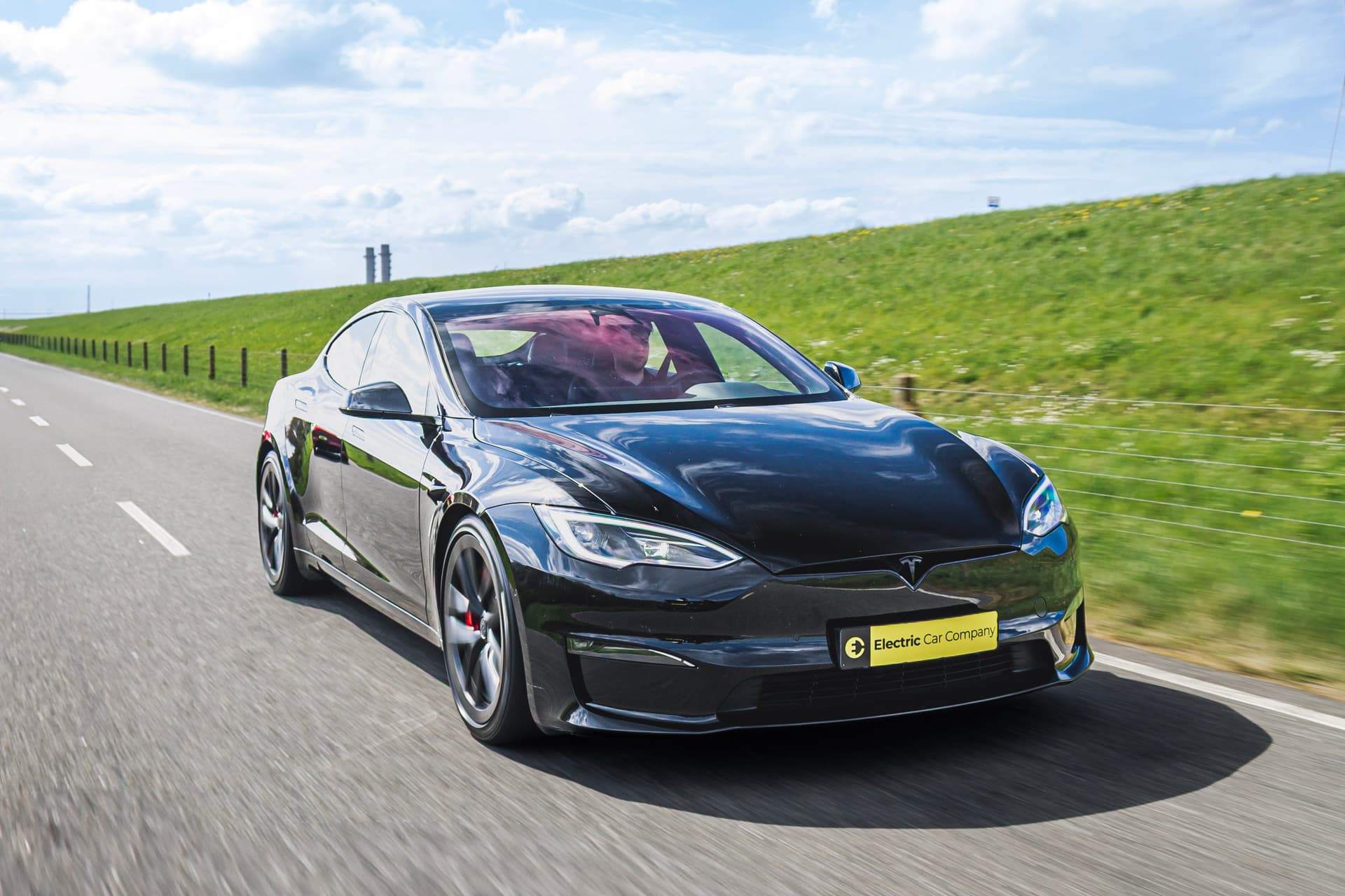 Tesla Model S 2025: Onze praktijkervaring na 15.000 km